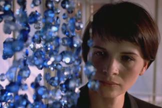 TRES COLORES: AZUL, BLANCO, ROJO (Krzysztof Kieslowski, un cineasta excepcional)