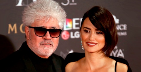 Nuevo paso de Almodvar hacia las plataformas: Produce serie documental con Penlope Cruz