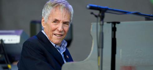 Muere la leyenda de la cancin estadounidense Burt Bacharach a los 94 aos